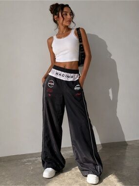 ✨ Y2K STREETWEAR BUNDLE ✨
Fashion Nova Wide Leg Track Pants Bundle • Size Medium